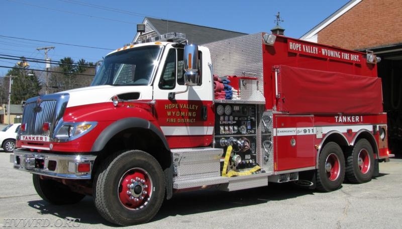 Tanker 915
2004 Pierce International
Tank: 3000 Gallons
Pump: 1250 GPM
2 - 3000 Gallon Folding Tanks